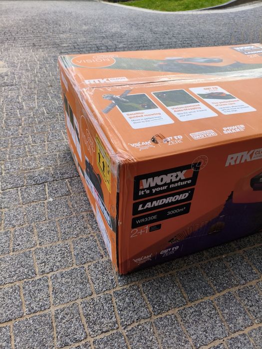 Nowy robot koszący worx vision cloud AI RTK model WR330E do 3000m2