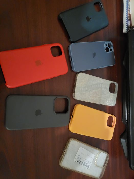 Чохли для Apple Iphone різні