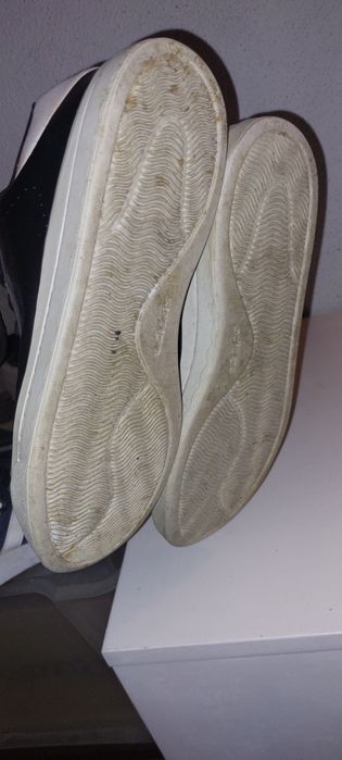 Tenis Adidas N° 42   Usado em bom estado Entrego Alfragide e Benfica