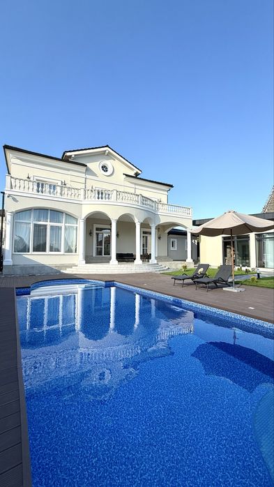 Продаж неймовірного будинку 680м² з басейном гараж Крюківщина Київ 4км
