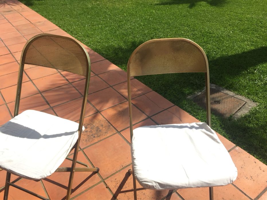 Alugo cadeiras e coberturas , vários materiais para festas