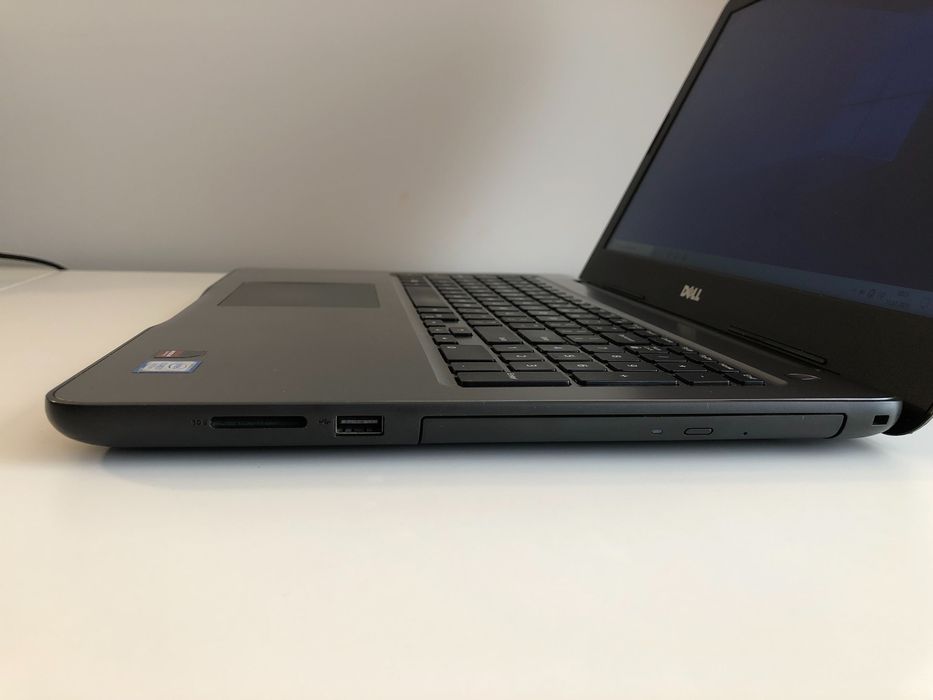 Dell Inspiron 5567 i7-7500U 8GB 256 SSD R7