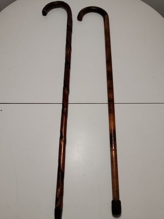 Stare gięte drewniane laski