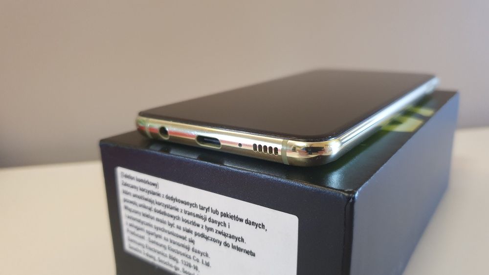 Samsung Galaxy S10e 6/128 Jak nowy