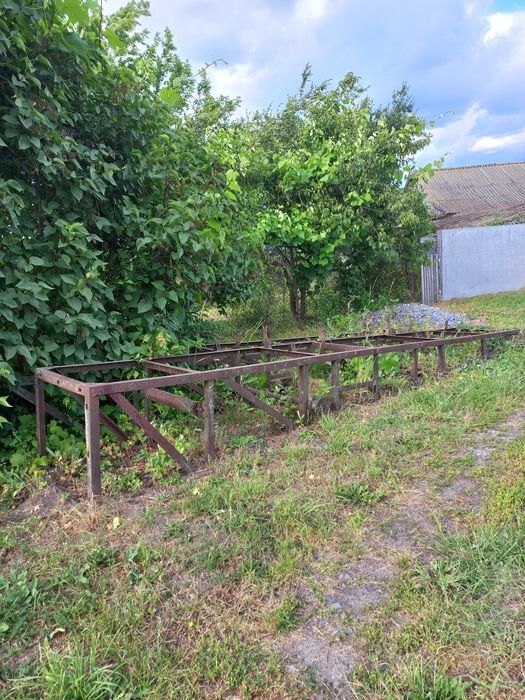 Металева конструкція під естакаду