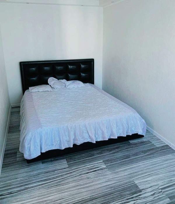 3  ком квартира в центре,пр Александра Поля посуточно,понедельно