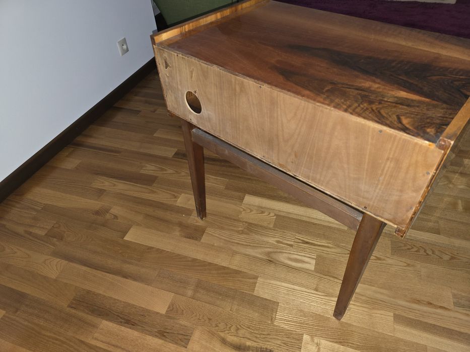 Stolik RTV kultowy model Bilea Bobingo