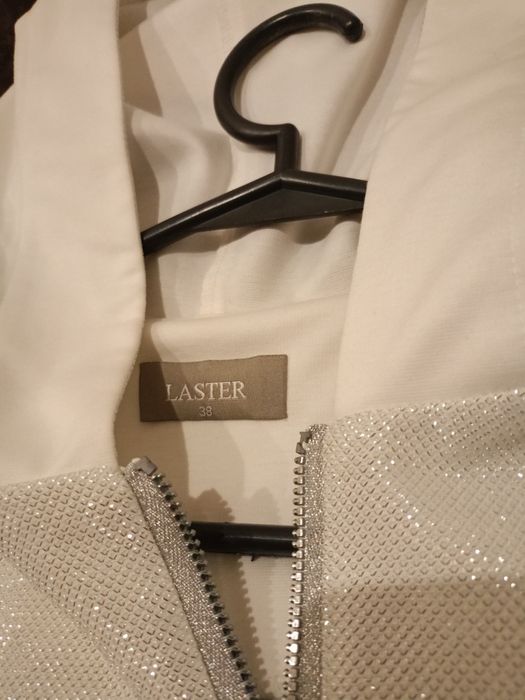 Laster, dres biały, wstawki srebrne, rozm. M