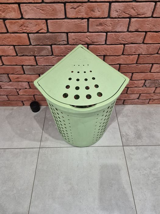 Narożny kosz na pranie 40 l Cruber