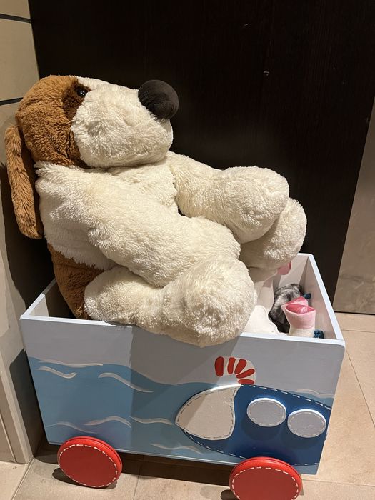 Carrinho para brinquedos pintado à mão