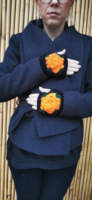 Mitenki czarne pomarańczowa róża rękawiczki bez palców. Ręcznie wykona