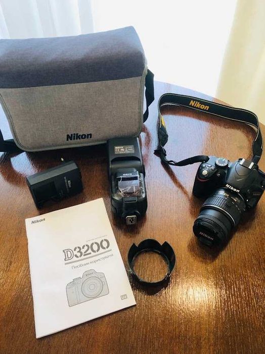 Фотоапарат Nikon D3200 + 18-55 VR II Kit + спалах Meike MK950II