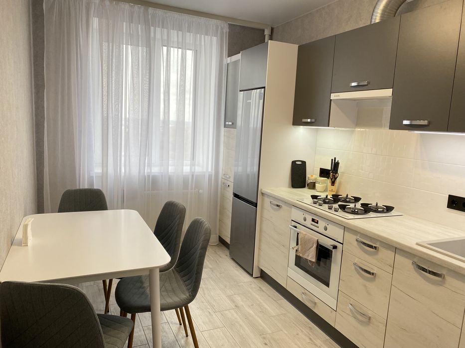 2к  центр ЖК Яровиця подобово від 1500, погодинно, документи 2-3 група