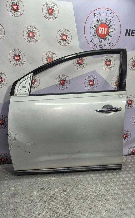 Двері передні ліві (має дефект) на Nissan Murano Z51 2009-2014