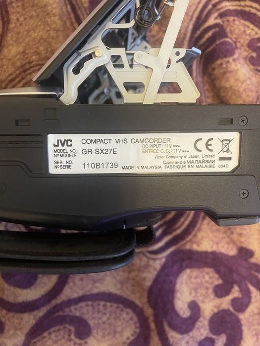 видеокамера JVC Compact VHS Camcorder