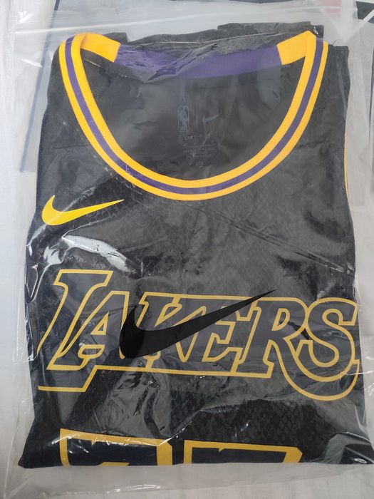 Camisa Lakers Doncic 77 Tam P