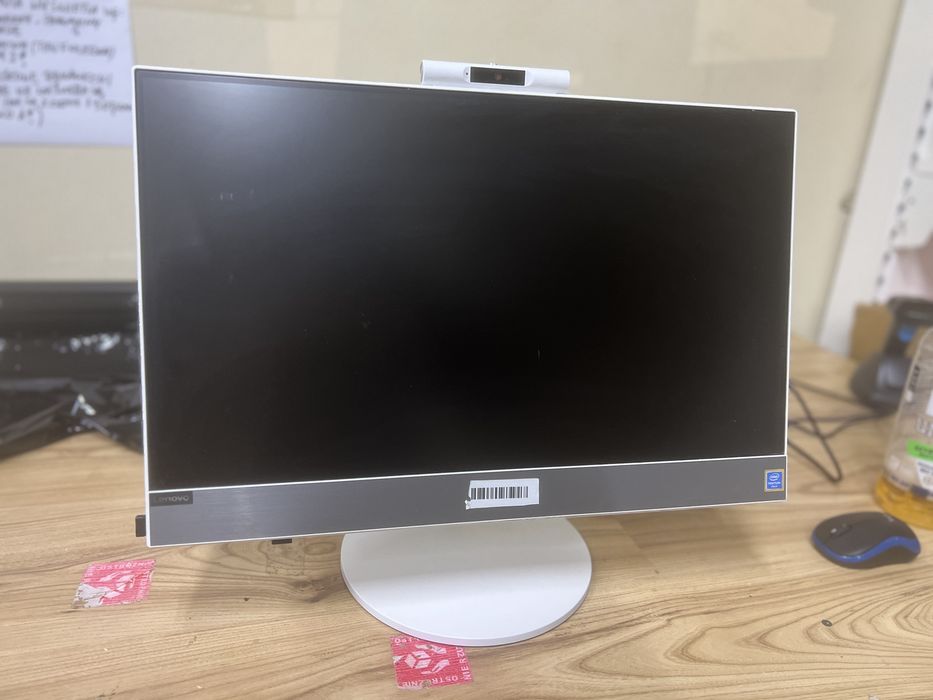 Komputer AIO Lenovo V530-22ICB dotyk Pentium G5400T 8GB 240SSD FullHD Win11