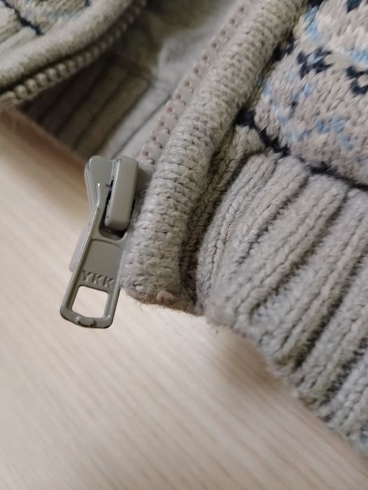 Sweterek na zamek niemowlecy
