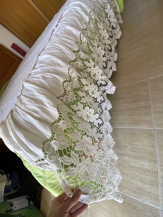 Colcha linho bordada à mão