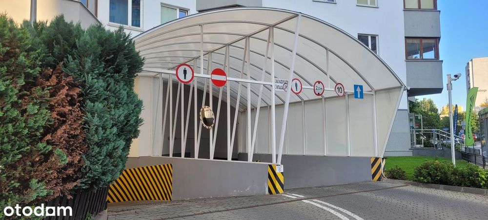 Miejsce parkingowe w garażu podziemnym Belgradzka 12 - metro Natolin