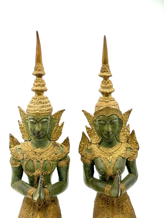 Par de antigos guardiões do templo bronze tailandeses, buda, oriental