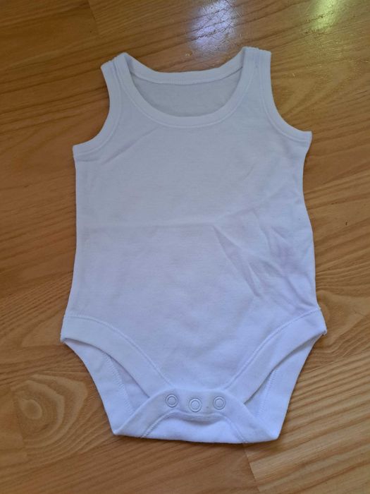 Zestaw 7 x body + 2 x spodnie dla chłopca w wieku 0-4 miesiące
