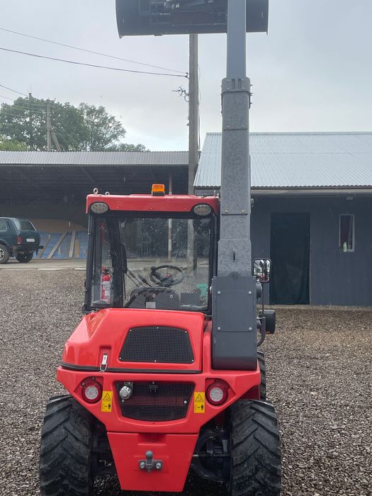 Пропоную телескопічний  навантажувач EVARUN 1500 новий