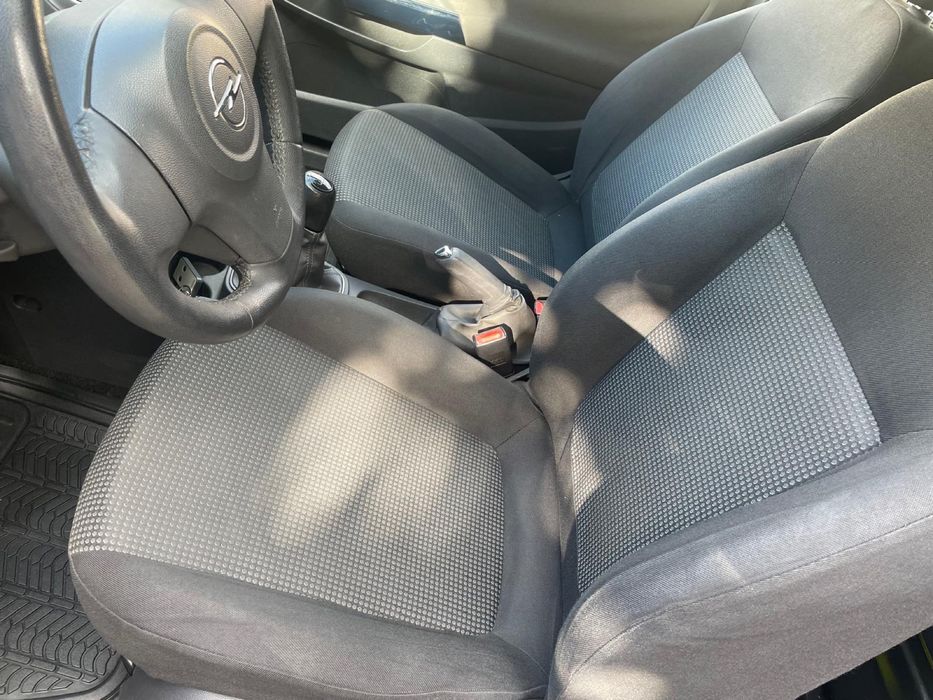 Corsa D cdti  carrinha anda todos os dias