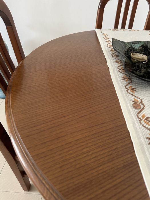 Mesa de jantar com cadeiras