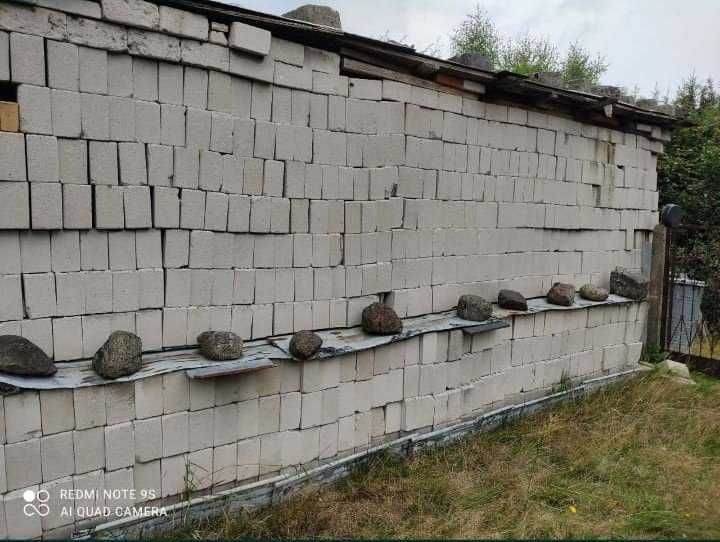 Biała cegła na sprzedaż