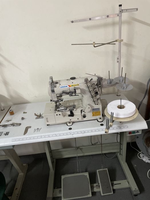 Máquina Galoneira Jack JK-8569 Semi-Nova + Kit Peças