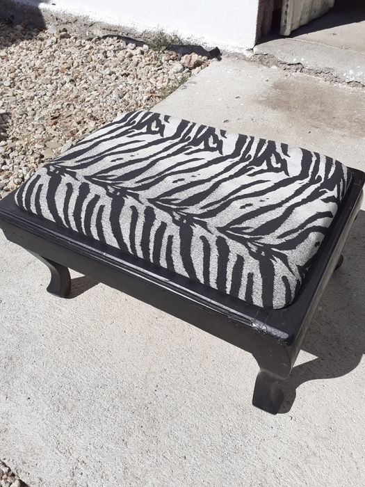 Puff rectangular em madeira e tecido  75x40 cm cor preto e branco