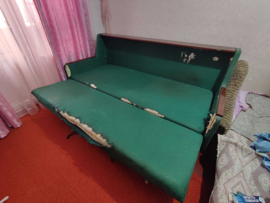 Продам б/у диван