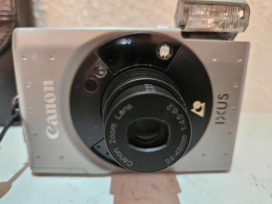 Aparat analogowy Canon IXUS