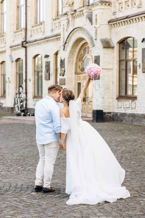 Весільна сукня в ідеальному стані