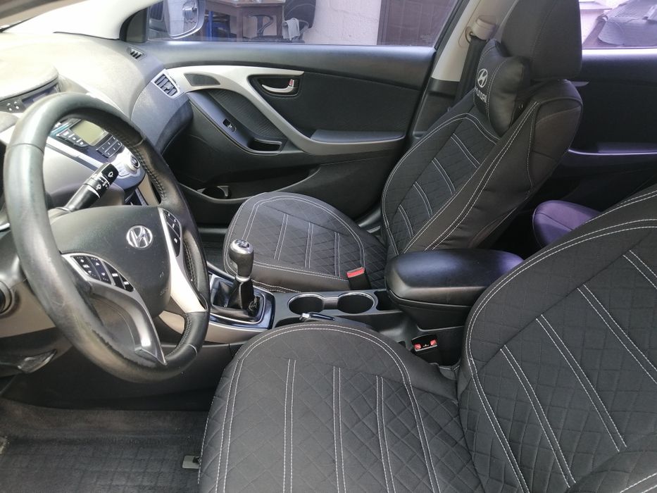 Hundai Elantra 2012