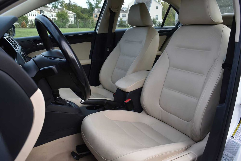 Volkswagen Jetta      2016