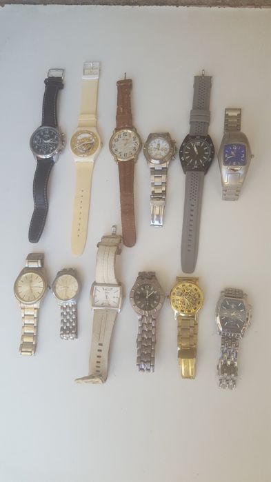 Conjunto  de  20 relógios de pulso  para  homens  e mulheres