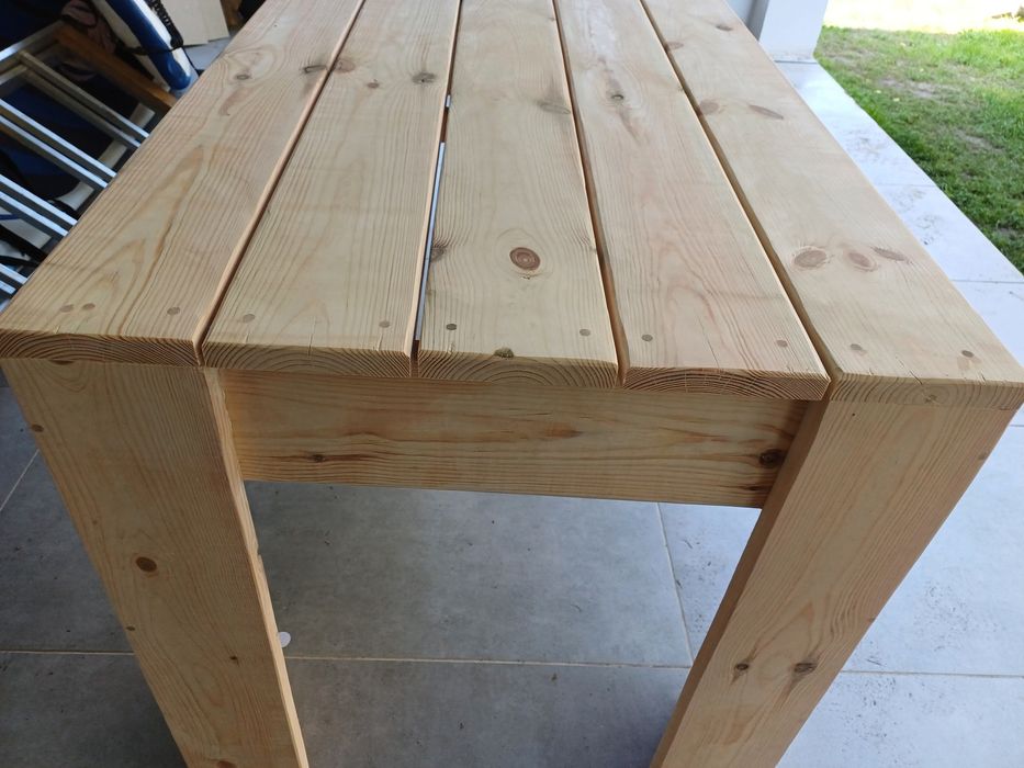 Duży stół  sosonowy