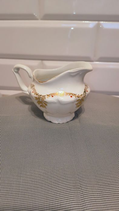 Mlecznika fason Maria Teresa prl porcelana Bogucice malarnia Katowice