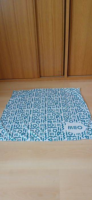 Lenço grande Meo, novo