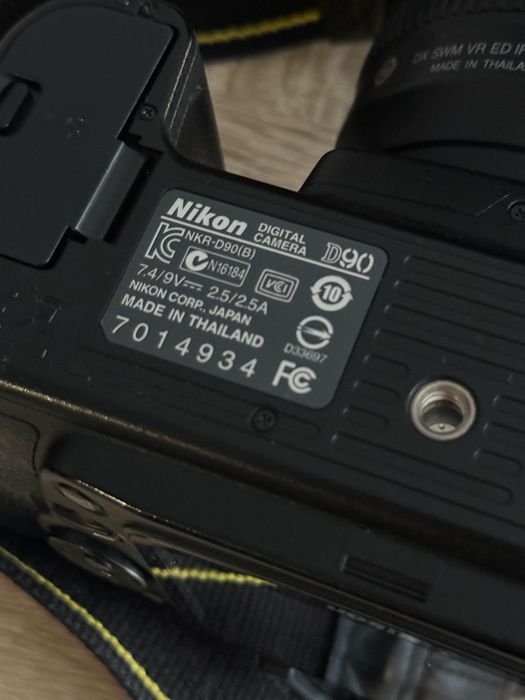 Фотоапарат Nikon D90 + обʼєктив