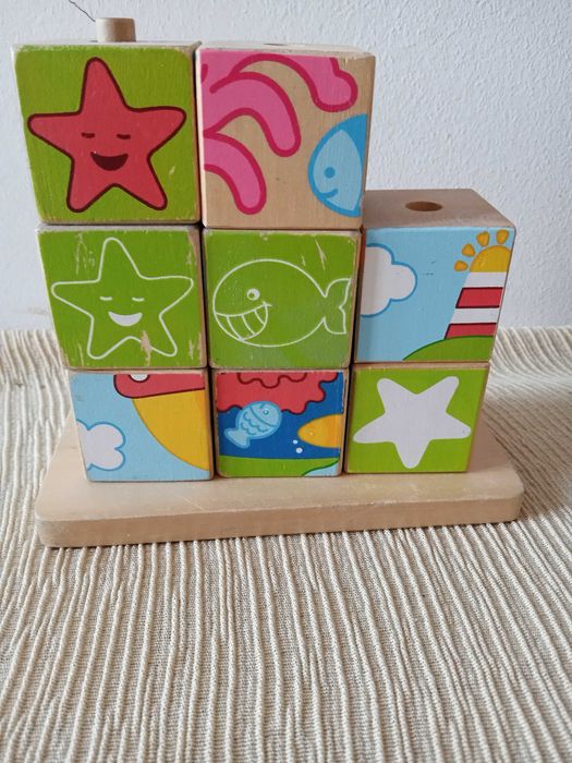 Jogo de cubos: A BASE com um cilindro+8 cubos