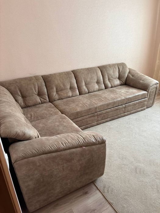 Диван в ідеальному стані