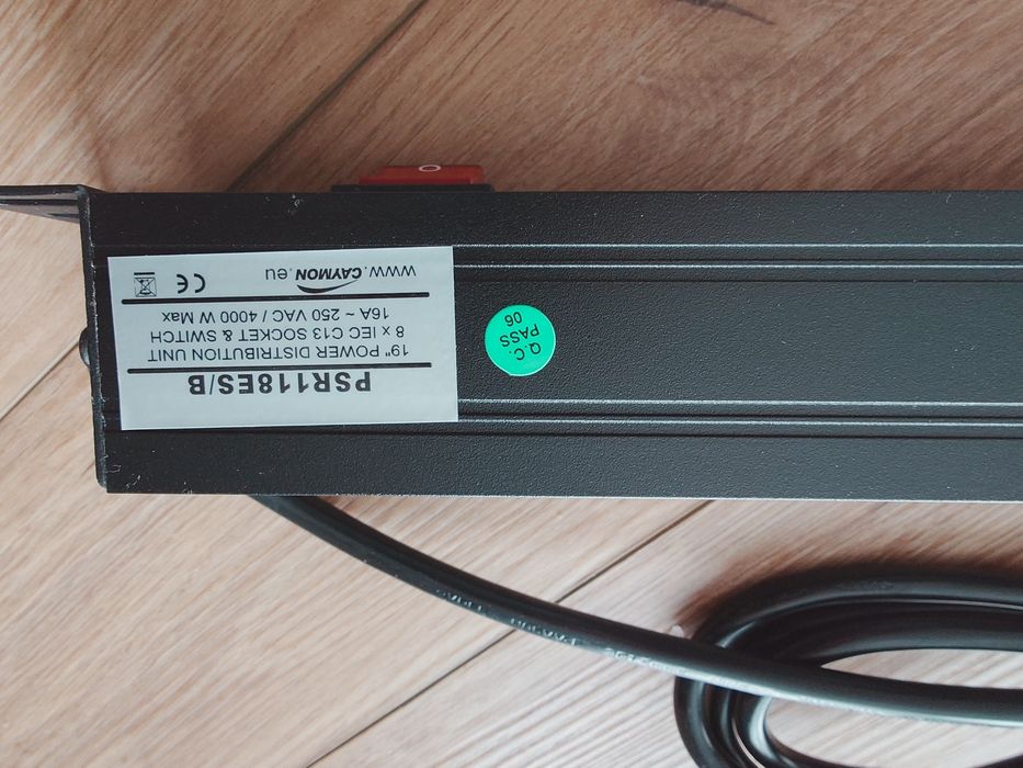 CAYMON PSR118ES/B Listwa zasilająca 19" – 8 gniazd IEC C13 Rack