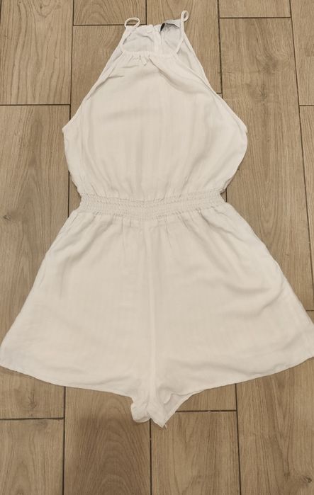 Kombinezon damski z wiskozy.