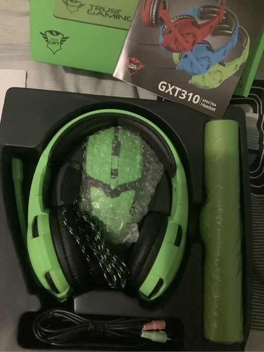 Геймерский подарочный комплект Trust Spectra GXT790-SG