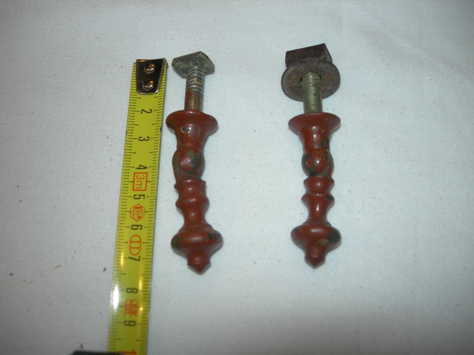 Puxadores metal. ( Brinco).