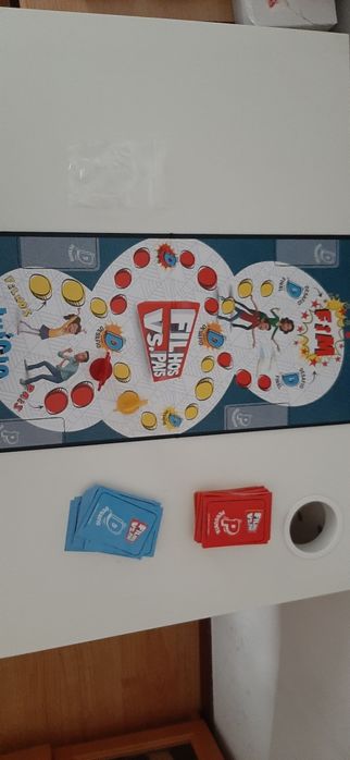 Jogo de tabuleiro Filhos Vs. Pais (Em Ótimo Estado)