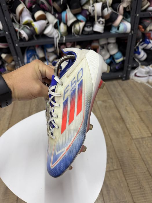 Оригінальні футбольні копочки Adidas F50 Pro IE0596